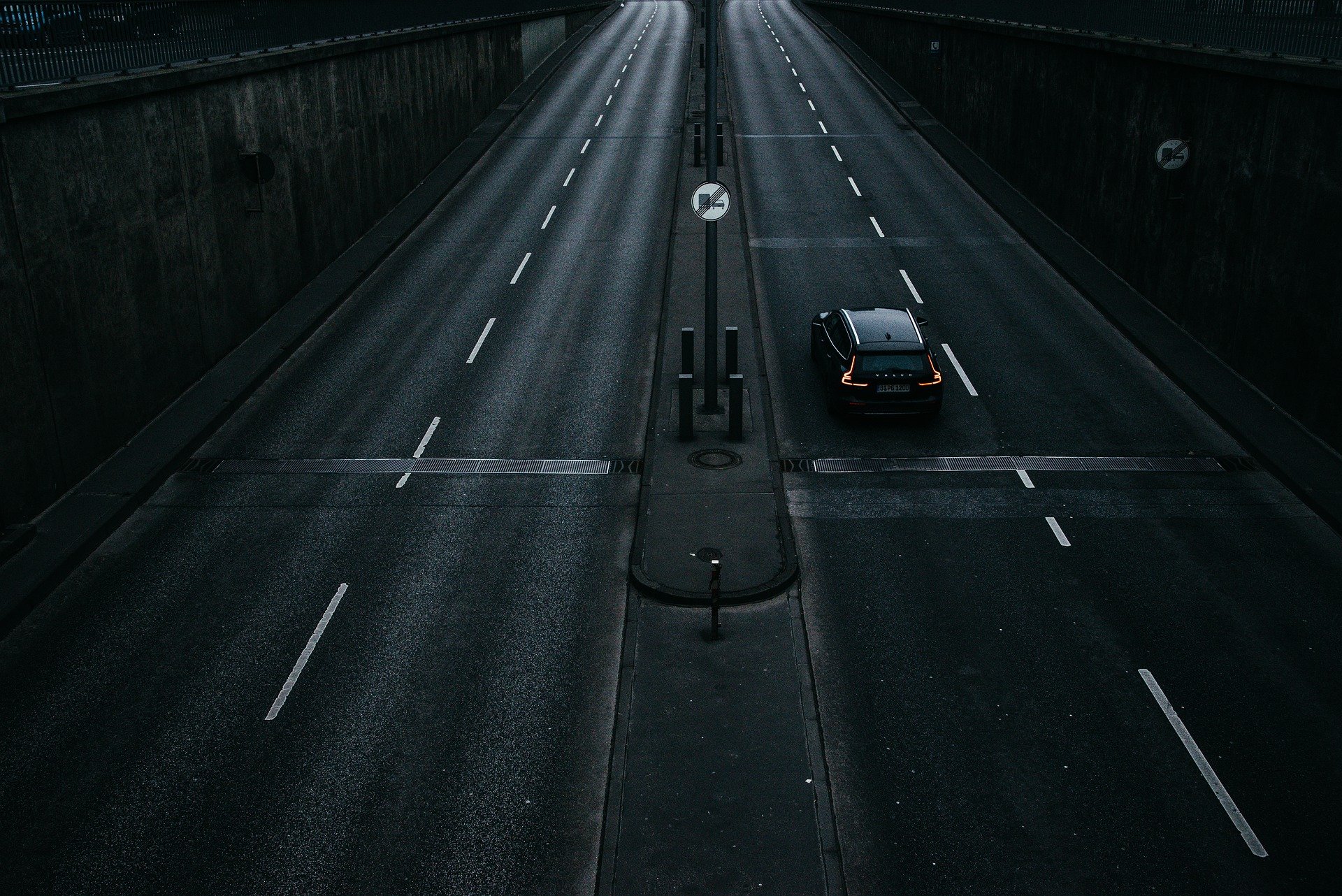 road-gff9802b25_1920